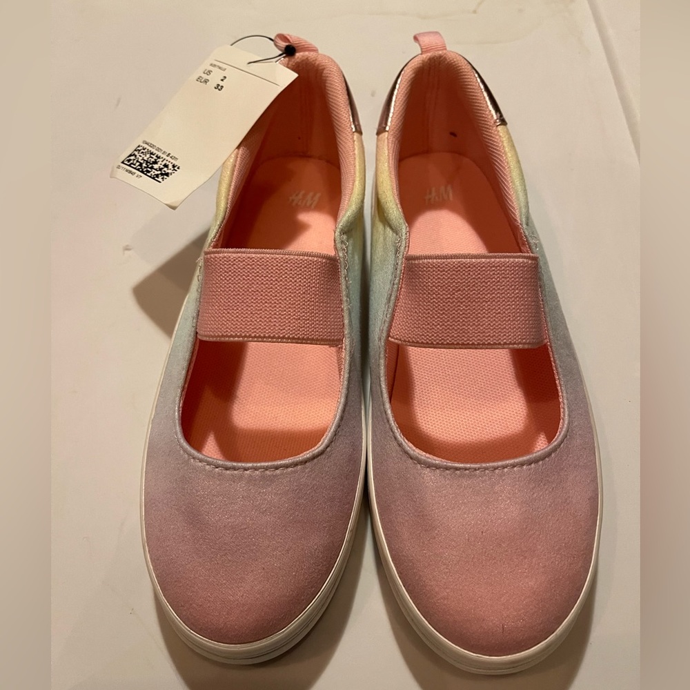 Girls Size 2 Shimmery H&M Mary Jane Pink ombré sneakers | Brand new